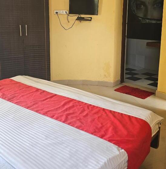 Отель Roopam Palace