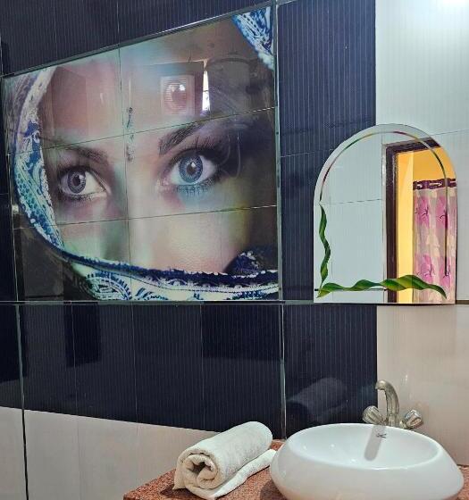 Отель Roopam Palace