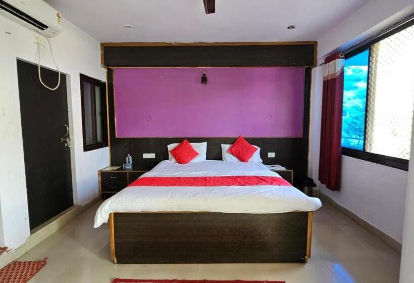 Отель Roopam Palace