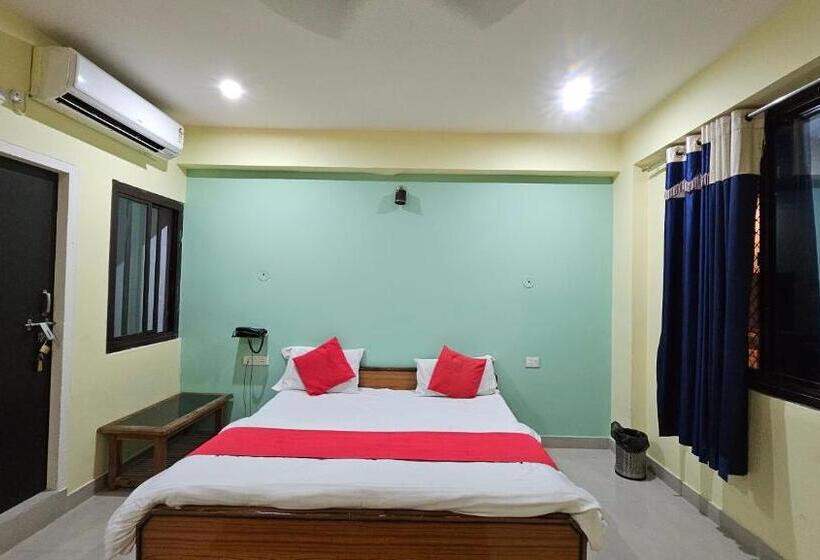 Отель Roopam Palace