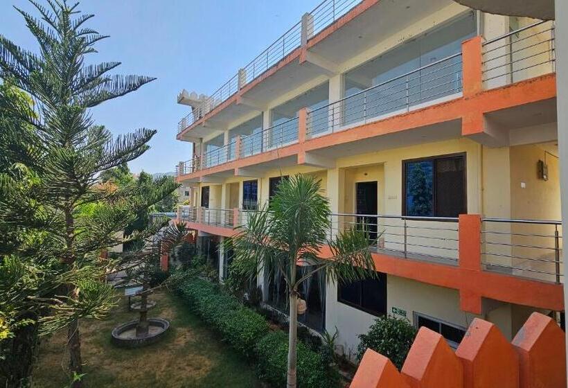 Отель Roopam Palace