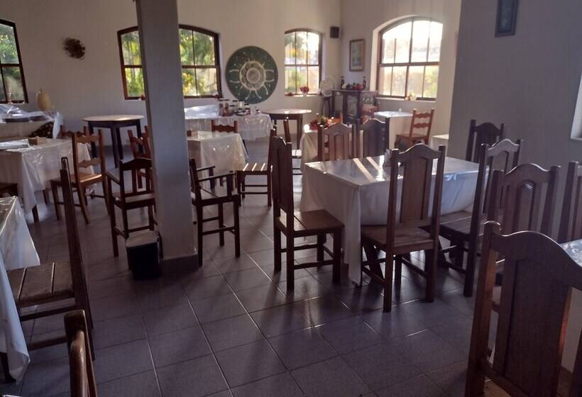 Отель Sacra Familia