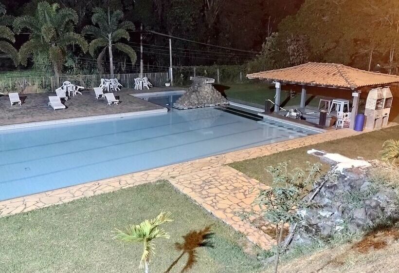 Отель Sacra Familia