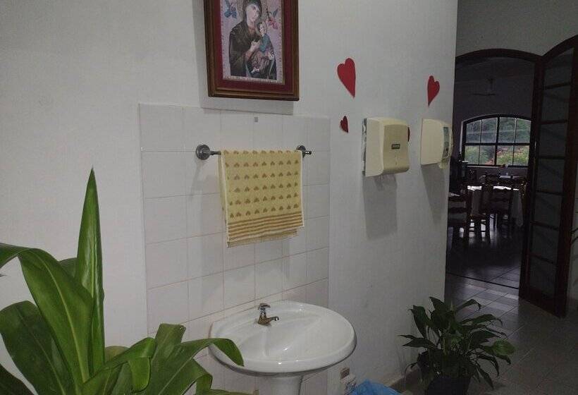 Отель Sacra Familia