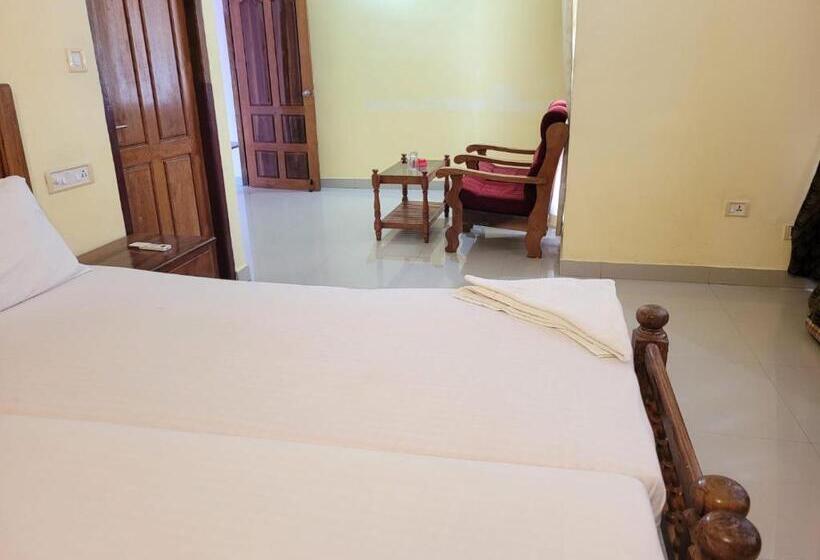 فندق Sea Star Beach Resort Kovalam