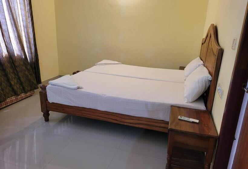 فندق Sea Star Beach Resort Kovalam