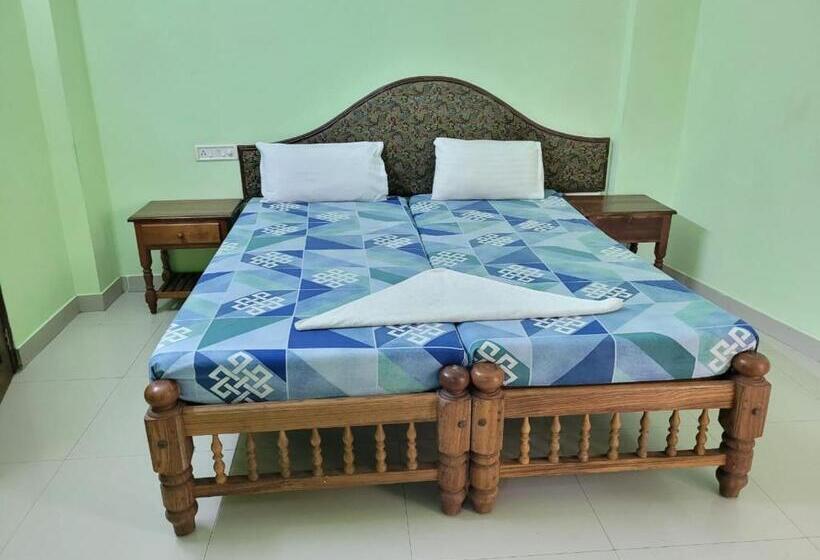 فندق Sea Star Beach Resort Kovalam