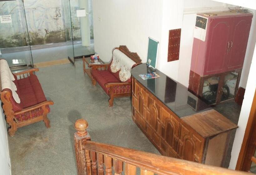 فندق Sea Star Beach Resort Kovalam