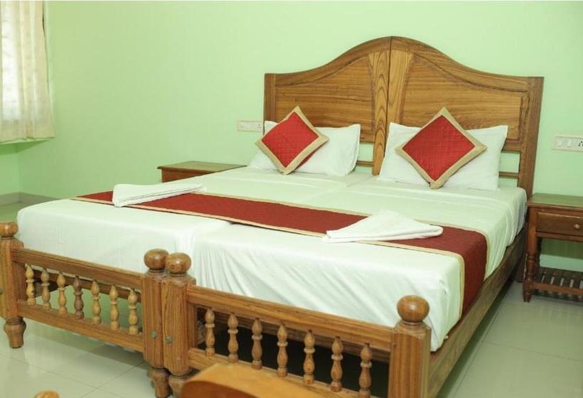 فندق Sea Star Beach Resort Kovalam