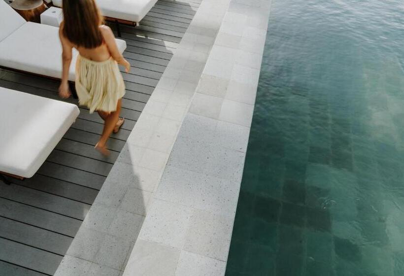 ホテル The Komu Canggu Bali