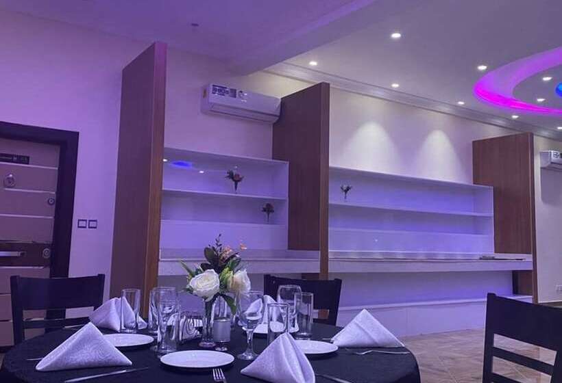 בית מלון כפרי The Platinum Bay