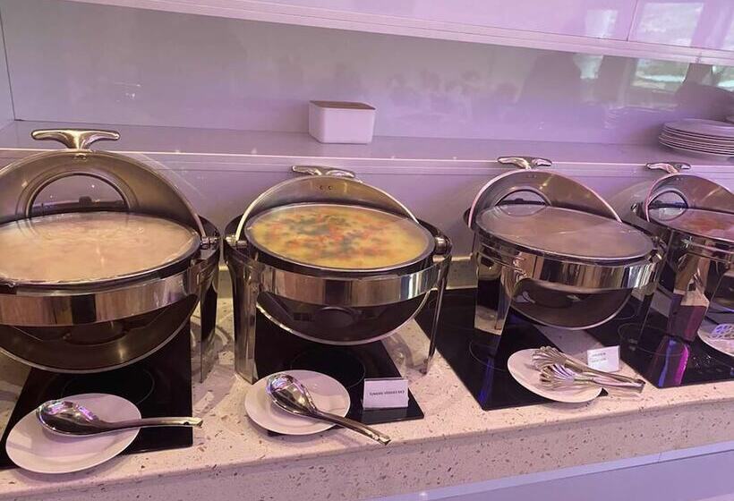 בית מלון כפרי The Platinum Bay