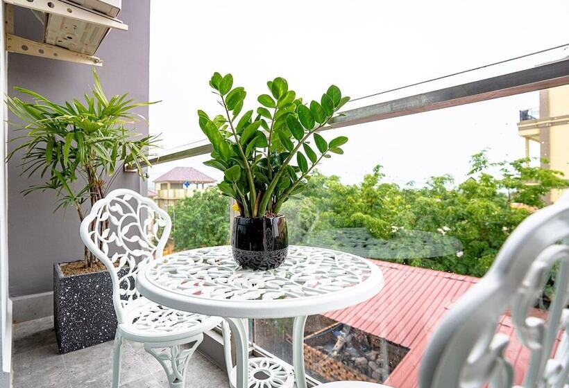 ホテル The Square Kampot