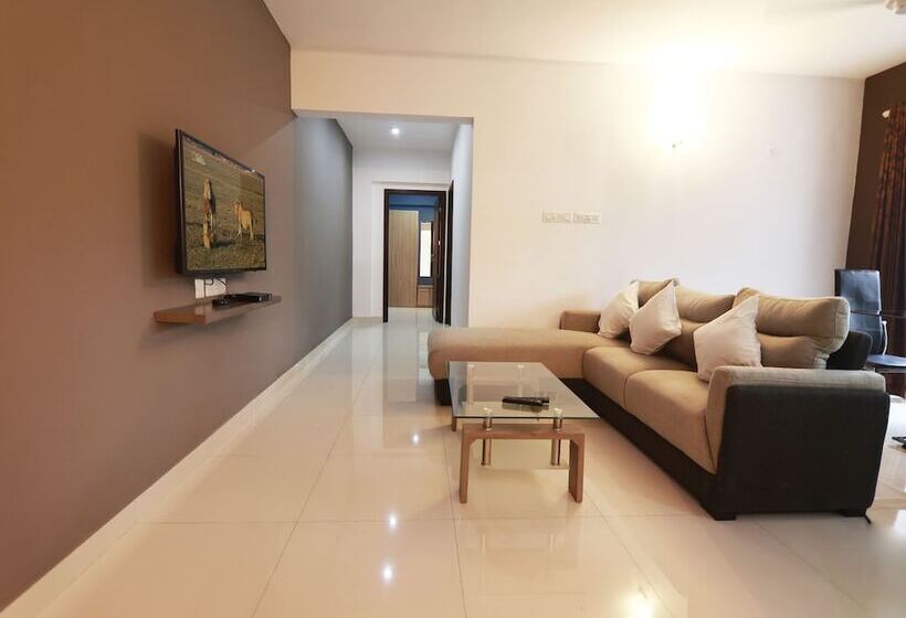 Отель Transit Suites By Grandwest