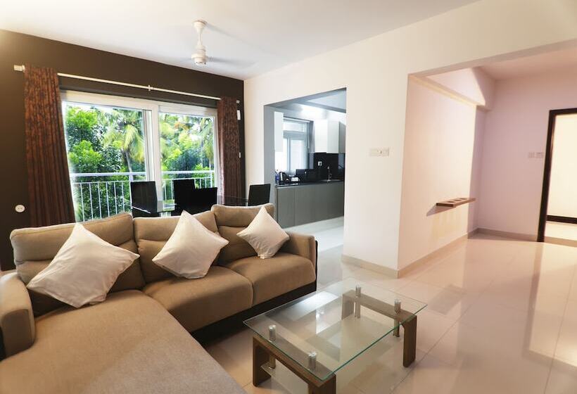 Отель Transit Suites By Grandwest