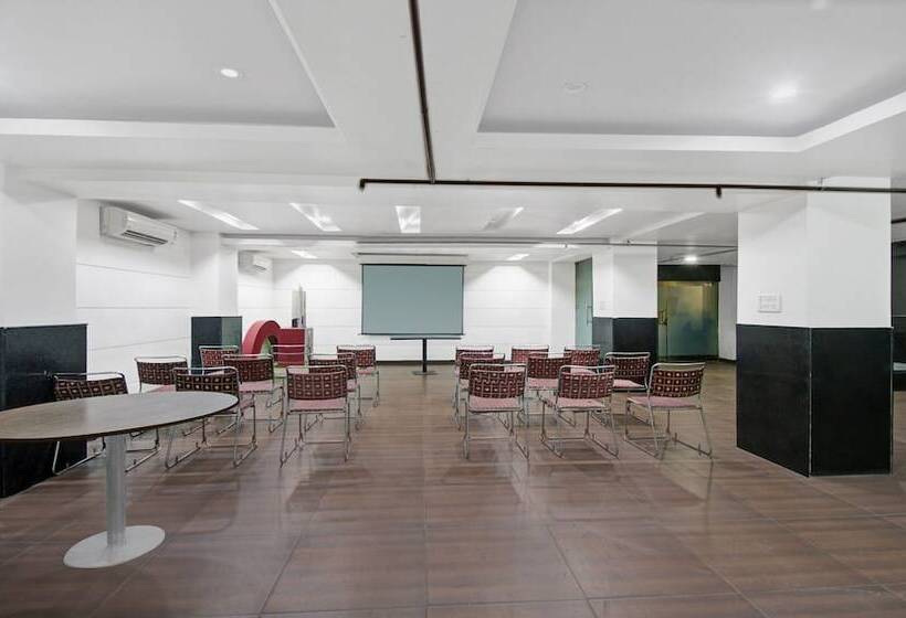 호텔 Treebo Maharaja Residency