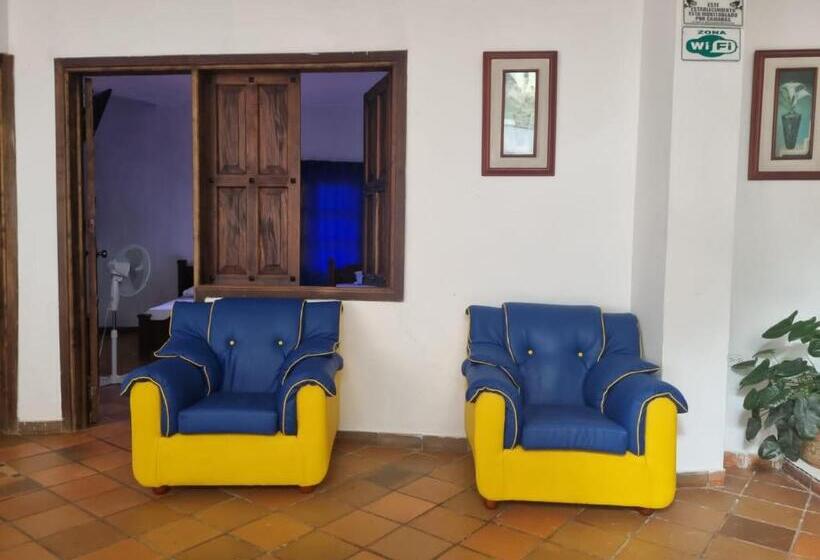 فندق Villa Lucila