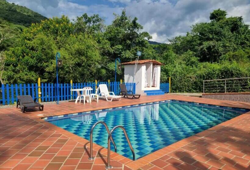 فندق Villa Lucila