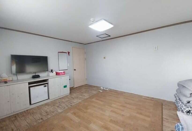 汽车旅馆  Andong Kara