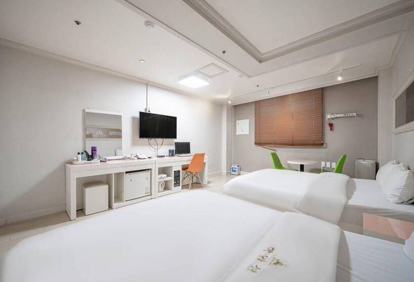 מוטל Andong Okdong Hayanseong