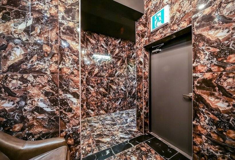 فندق على الطريق Changwon Jinhae Almond