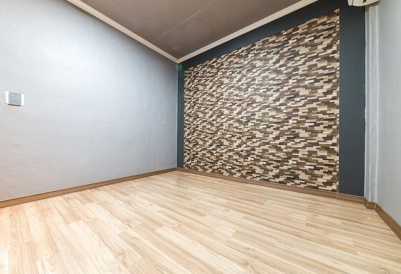 מוטל Cheongju Crystal