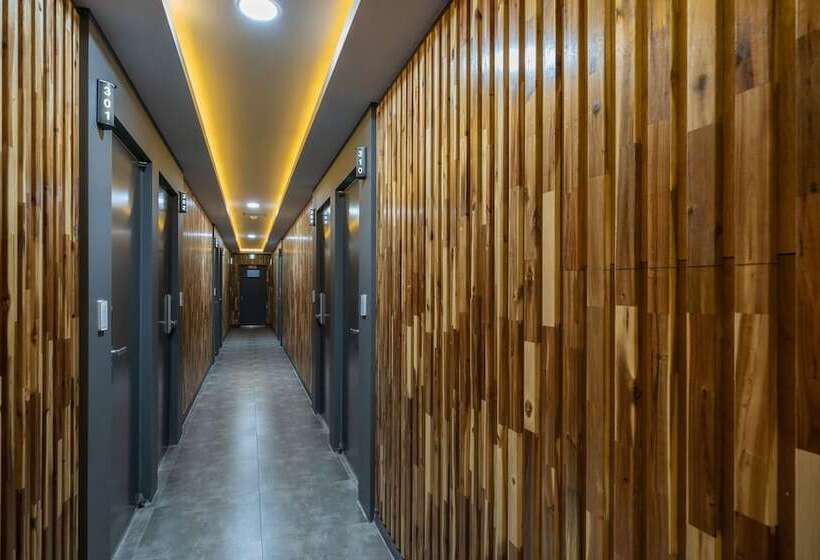 汽车旅馆  Chuncheon Hotel 121