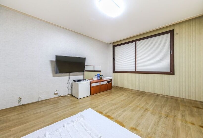 فندق على الطريق Donghae Maritime Tourism