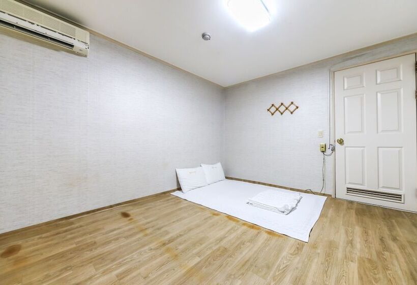 מוטל Donghae Maritime Tourism