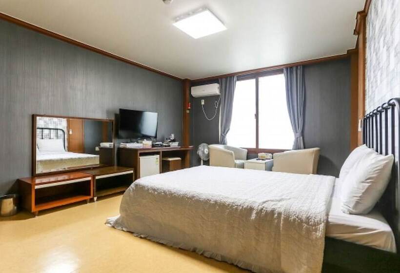 Мотель Donghae Hotel Mi