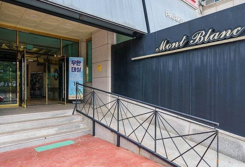 Мотель Gangneung Mont Blanc