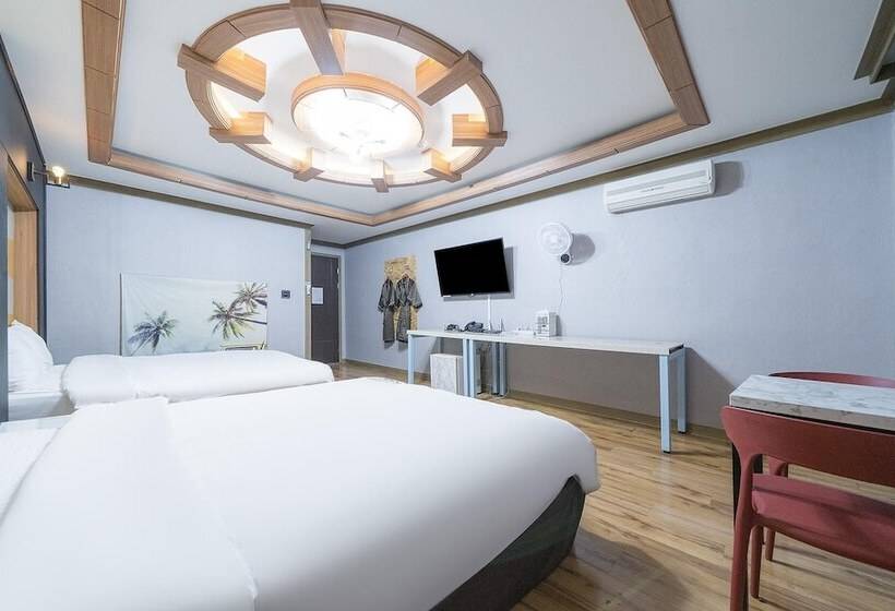 Мотель Gangneung Mont Blanc