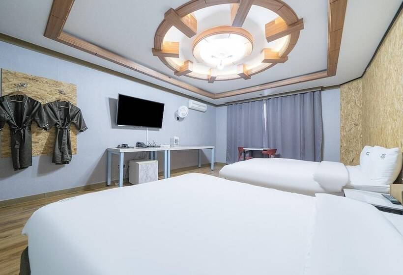 Мотель Gangneung Mont Blanc