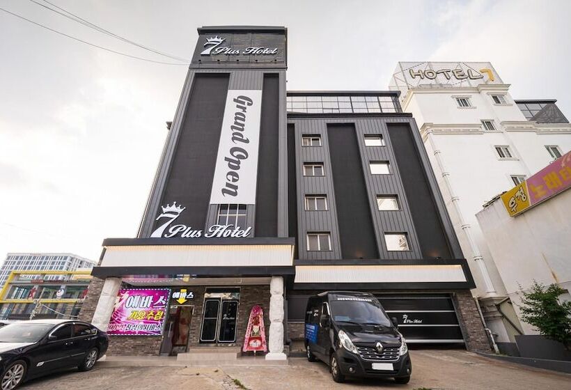 모텔 Gumi Indong Hotel 7 Plus