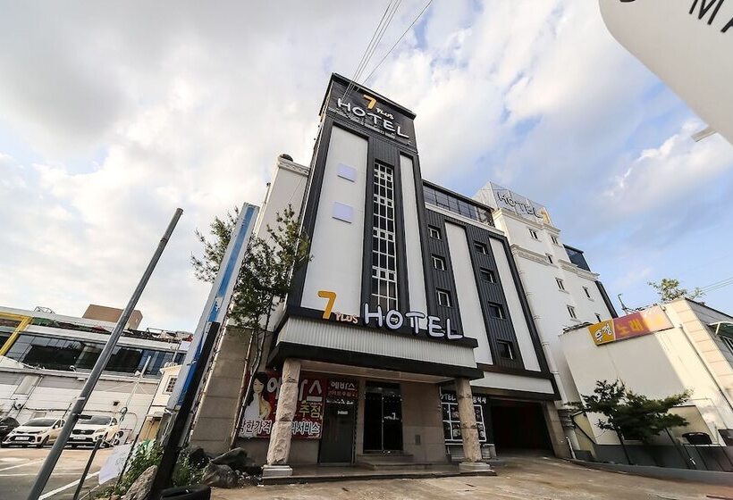 모텔 Gumi Indong Hotel 7 Plus