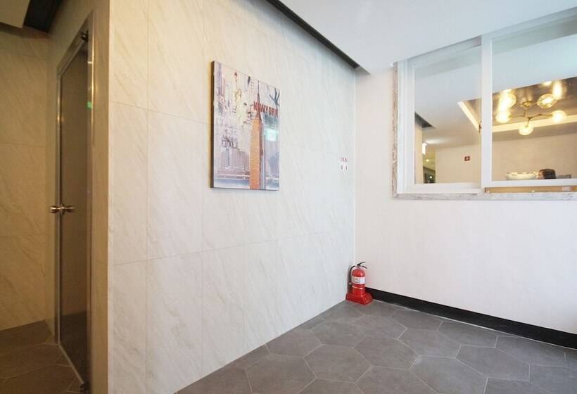 فندق على الطريق Gunsan Hotel Acro