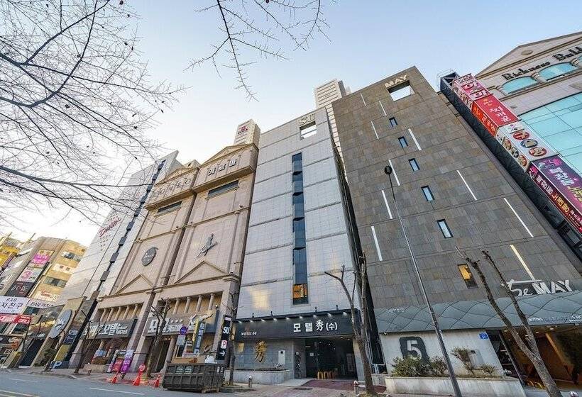 Мотель Gwangju Sangmu Hotel Su