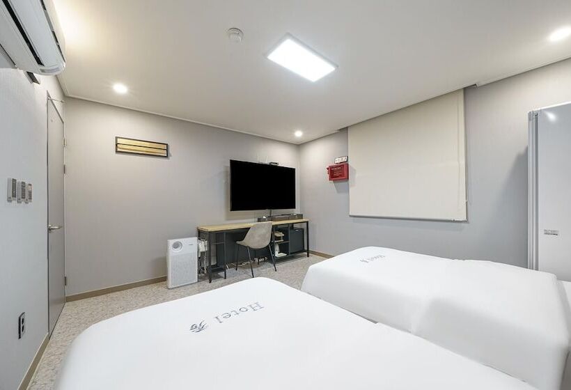 Мотель Gwangju Sangmu Hotel Su