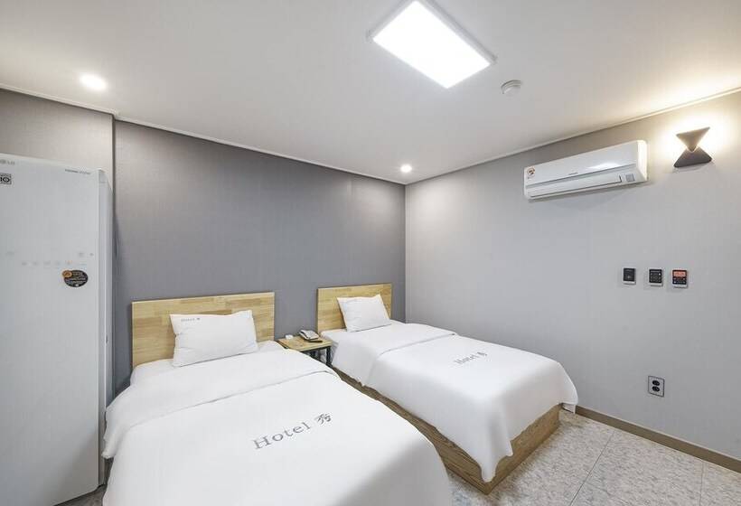 Мотель Gwangju Sangmu Hotel Su