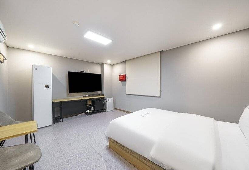 Мотель Gwangju Sangmu Hotel Su