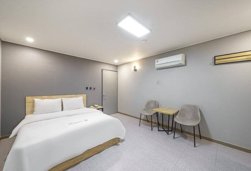 Мотель Gwangju Sangmu Hotel Su