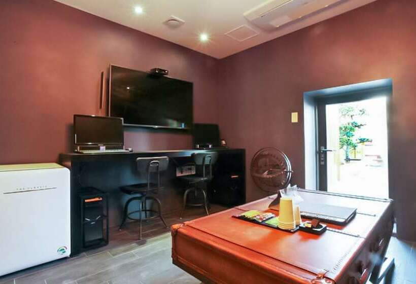 モーテル Hwagok Yaja