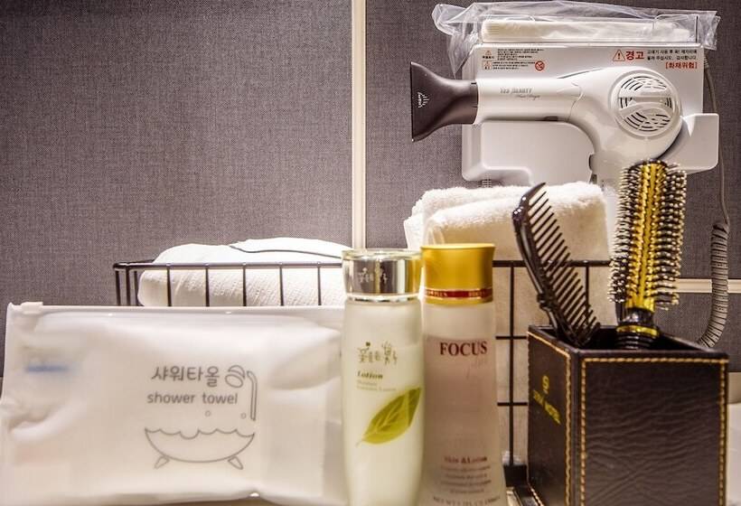 فندق على الطريق Jinju Hotel Servi