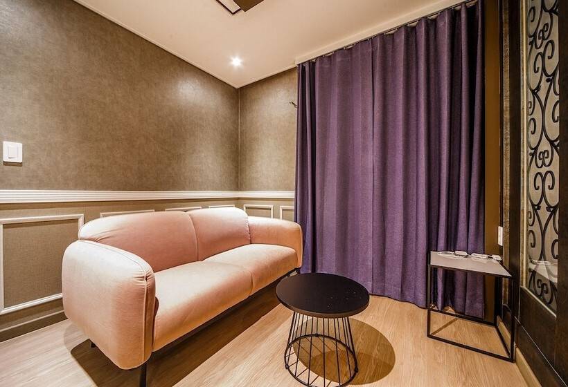 فندق على الطريق Jinju Hotel Servi