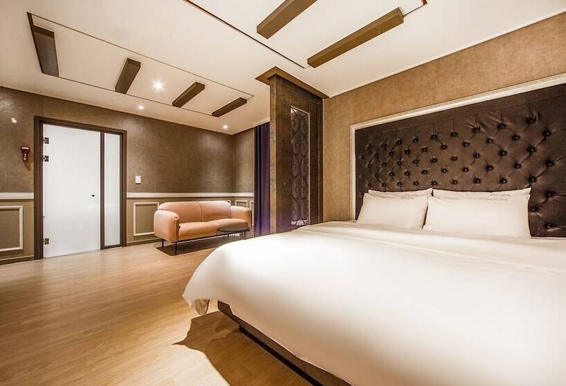 فندق على الطريق Jinju Hotel Servi