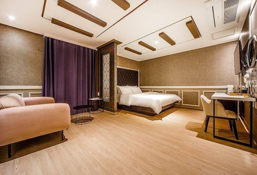 فندق على الطريق Jinju Hotel Servi