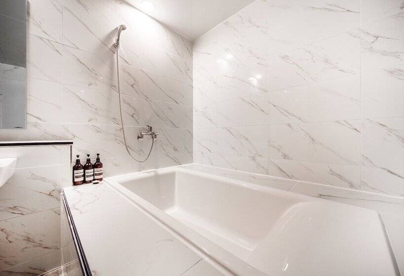 فندق على الطريق Jinju Hotel Servi