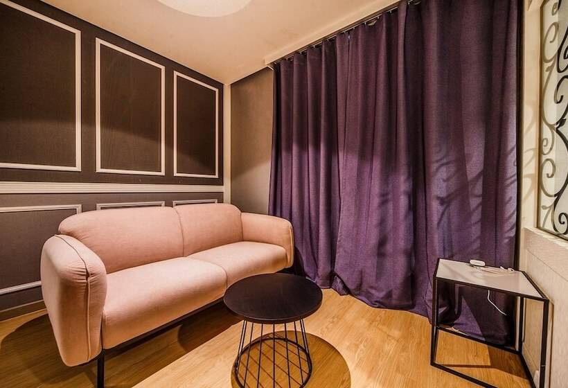 فندق على الطريق Jinju Hotel Servi