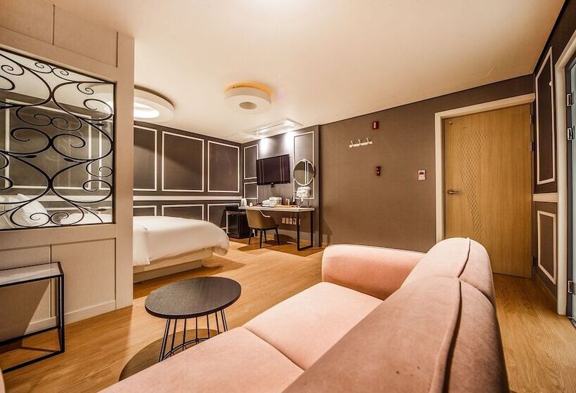 فندق على الطريق Jinju Hotel Servi