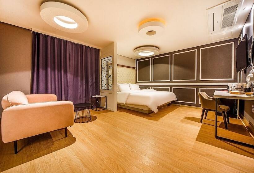 فندق على الطريق Jinju Hotel Servi